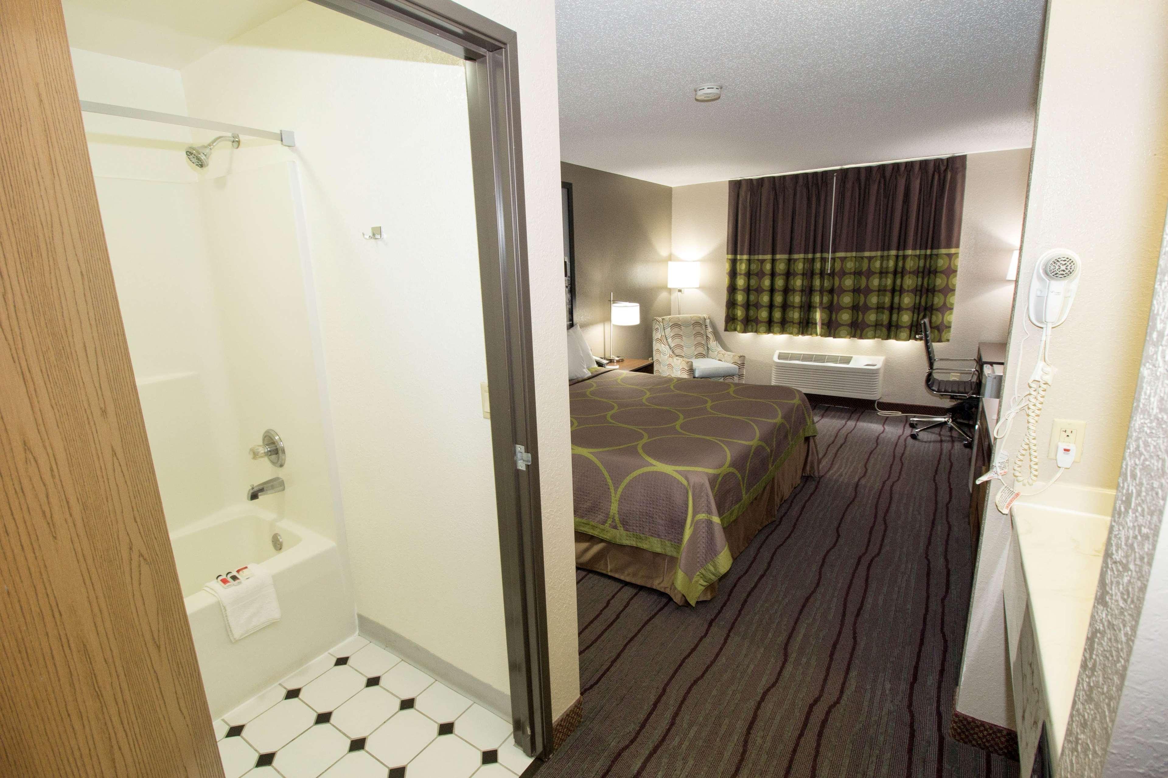 Super 8 By Wyndham Chicago O'Hare Airport Hotel Elk Grove Village Exterior foto