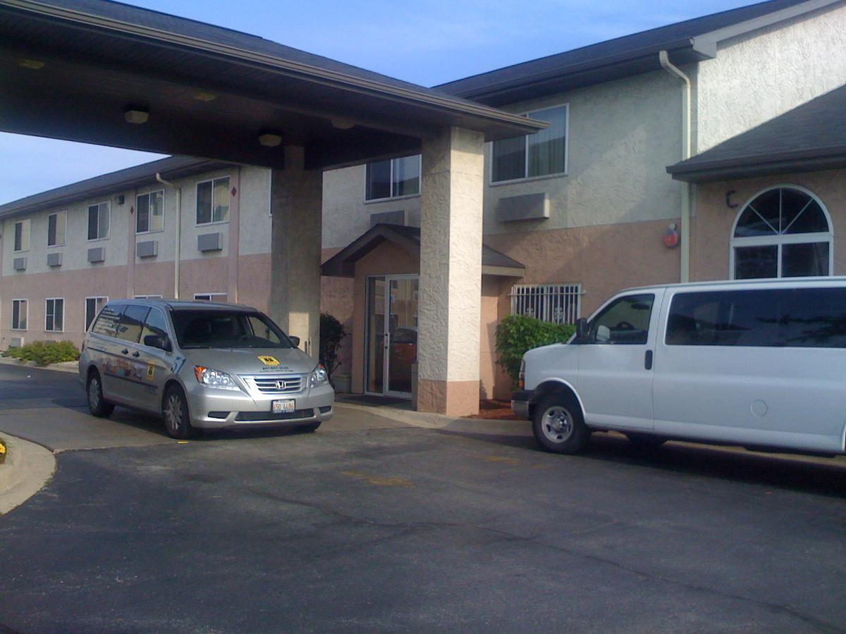 Super 8 By Wyndham Chicago O'Hare Airport Hotel Elk Grove Village Exterior foto